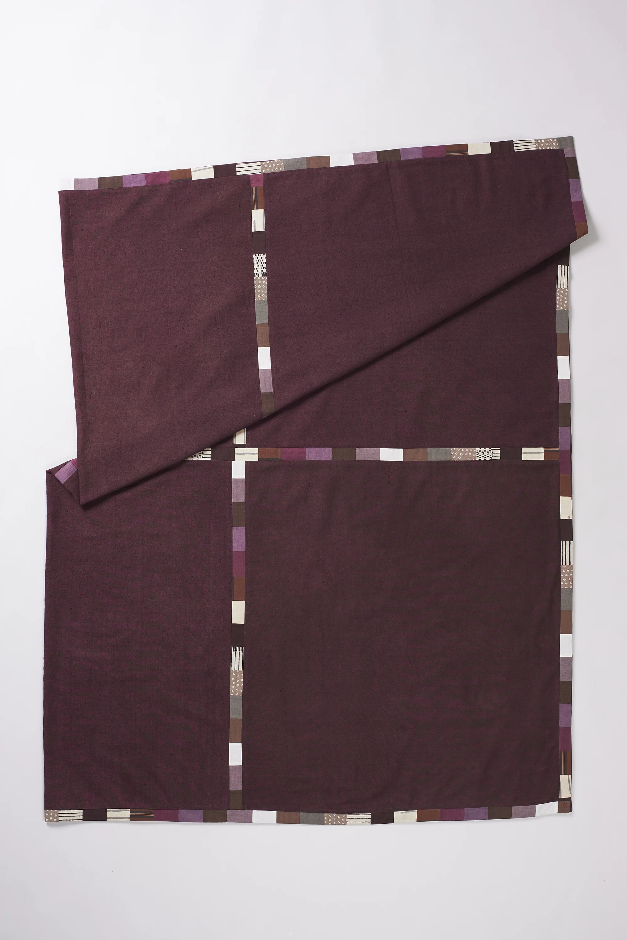 Purple red table cloth