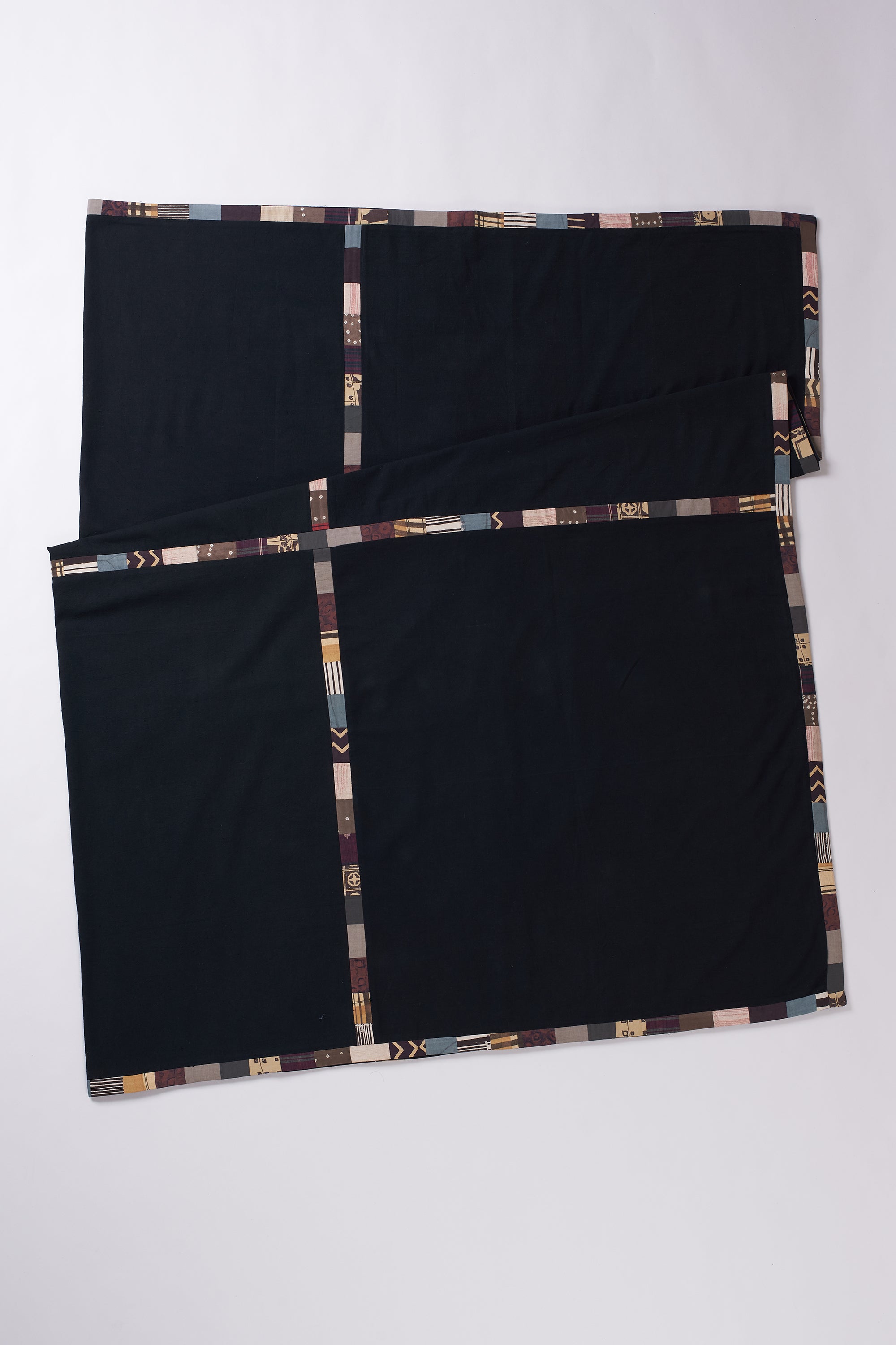 Patchwork black table cloth