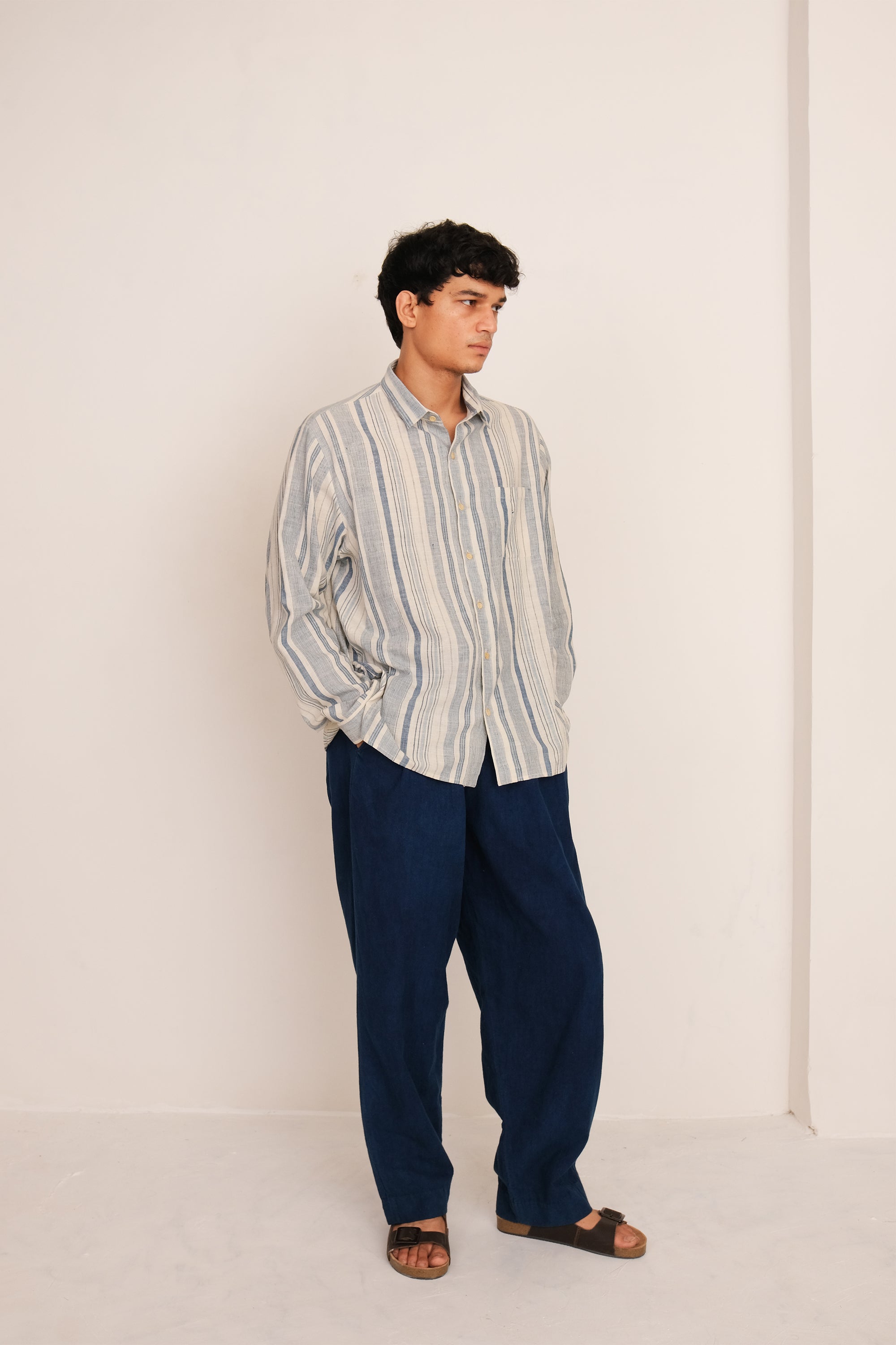 A man wearing indigo cotton pant