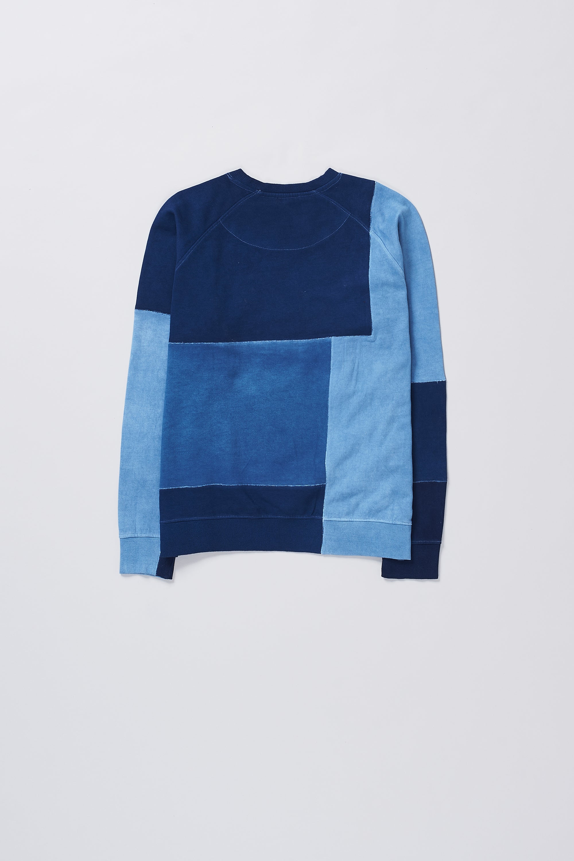 Cotton sweatshirt in shades of indigo