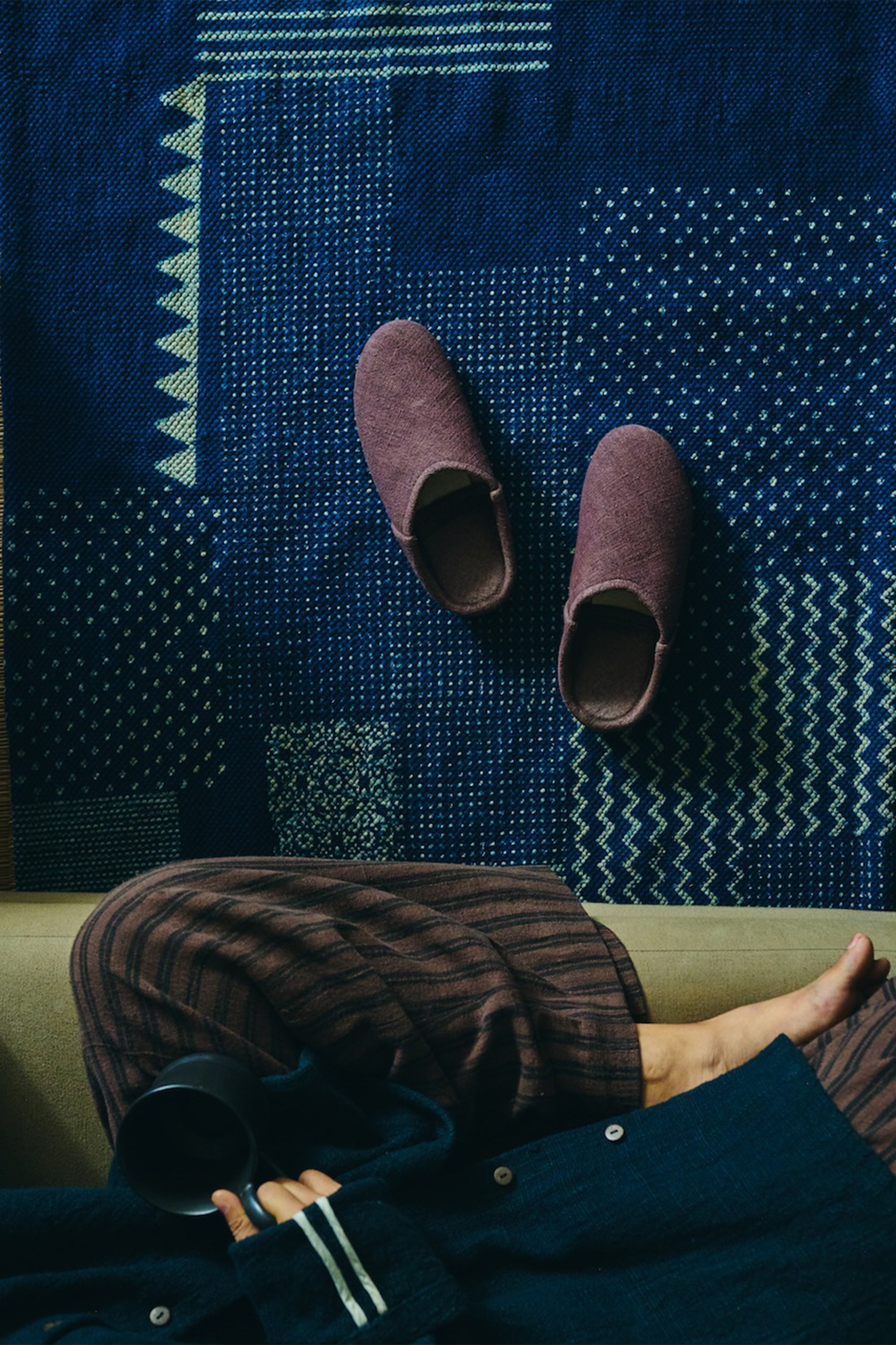 Cotton rug in indigo with block print