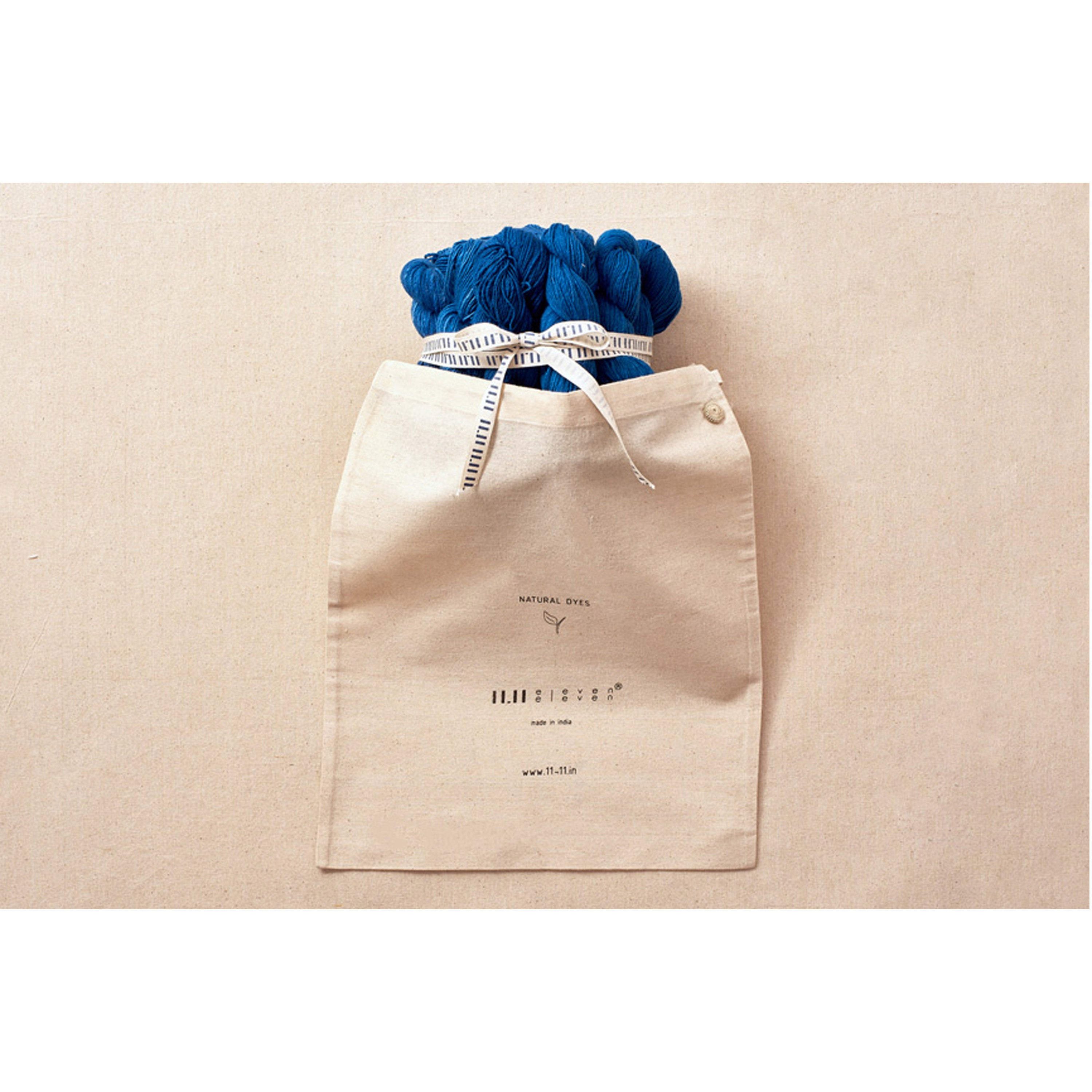 Indigo cotton yarns with cotton bag